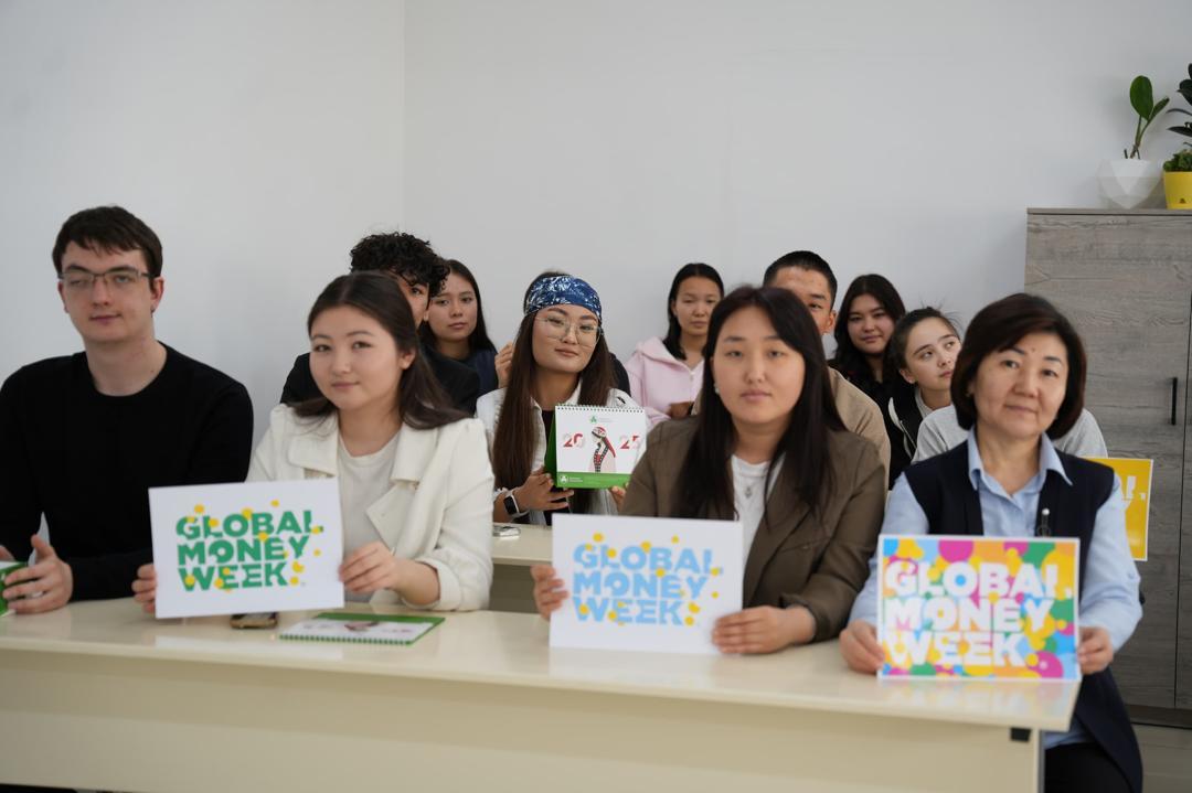 " Евразийский Сберегательный Банк" провел лекции по финансовой грамотности для пожилых людей в рамках Global Money &nbsp;Week 2025