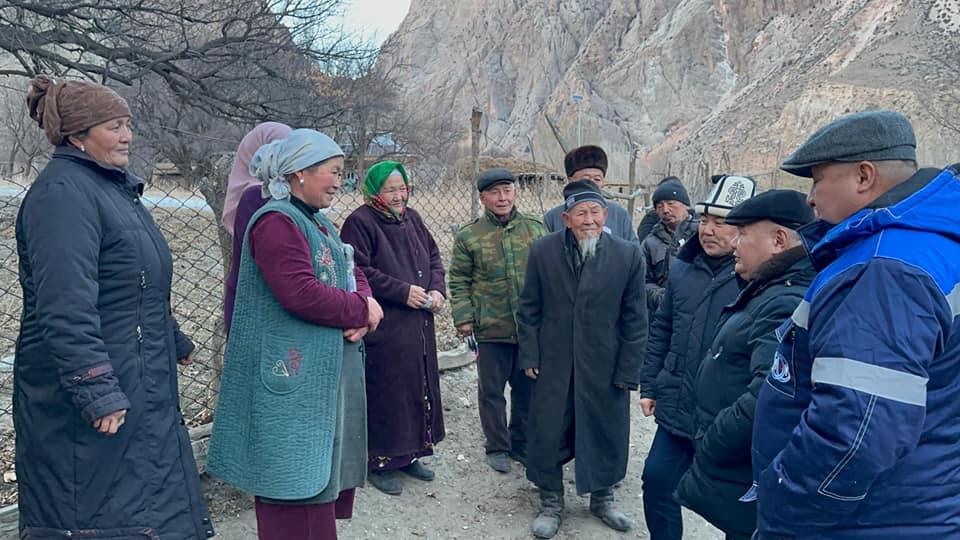 Зардалы айылына электр жарыгы берилди. (Сүрөт)