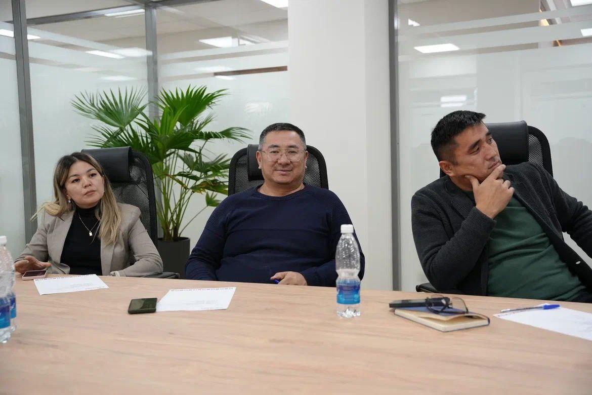 Общественный Фонд &laquo;Евразия. Кыргызстан&raquo; провел день открытых дверей для представителей СМИ. (Фото)