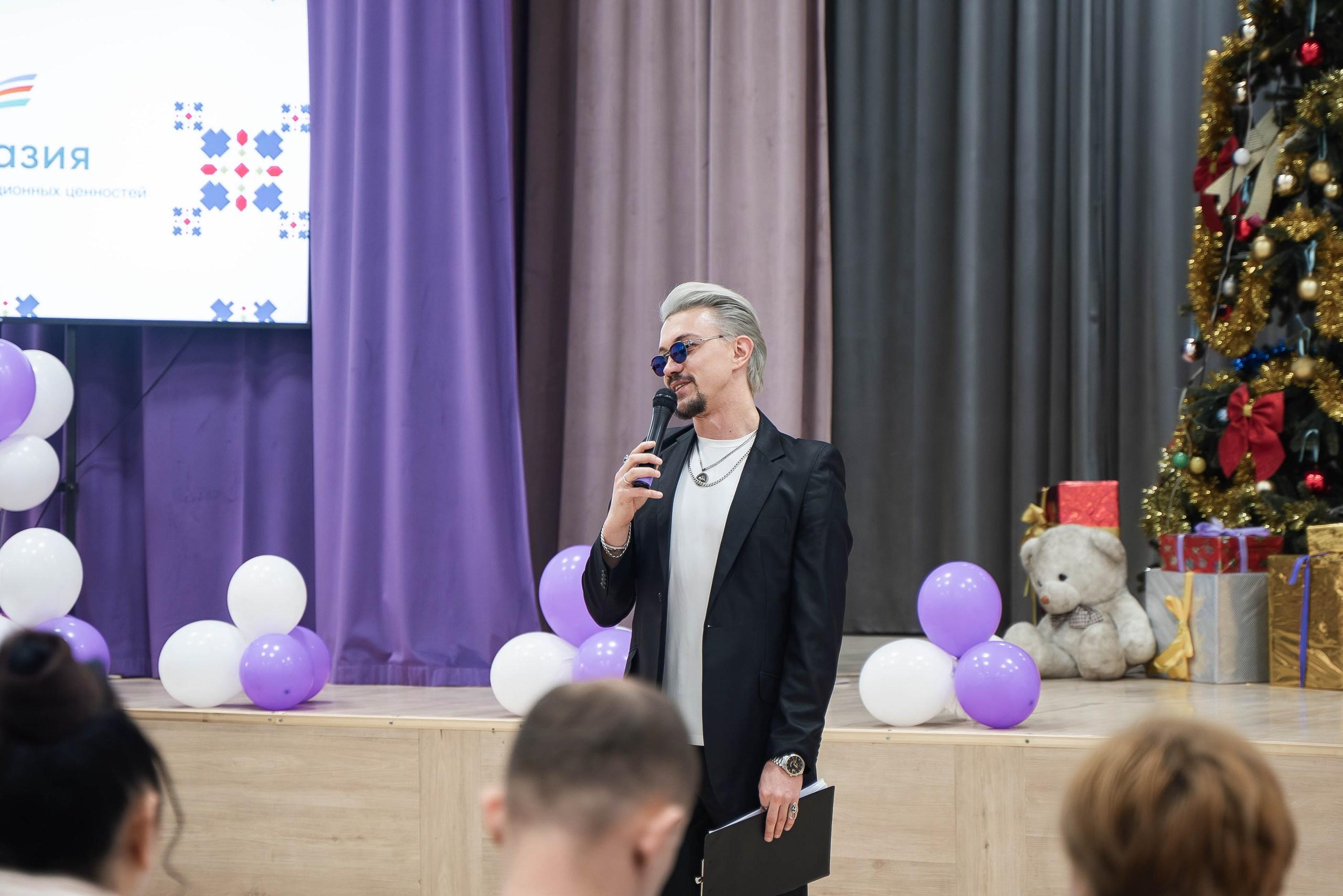 В Бишкеке состоялся конкурс &laquo;Русских народных песен&raquo;. (Фото)