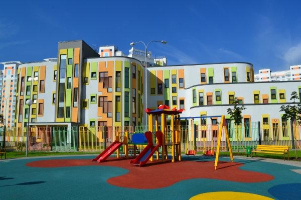 Все школы и детсады Бишкека сегодня переходят на онлайн-обучение