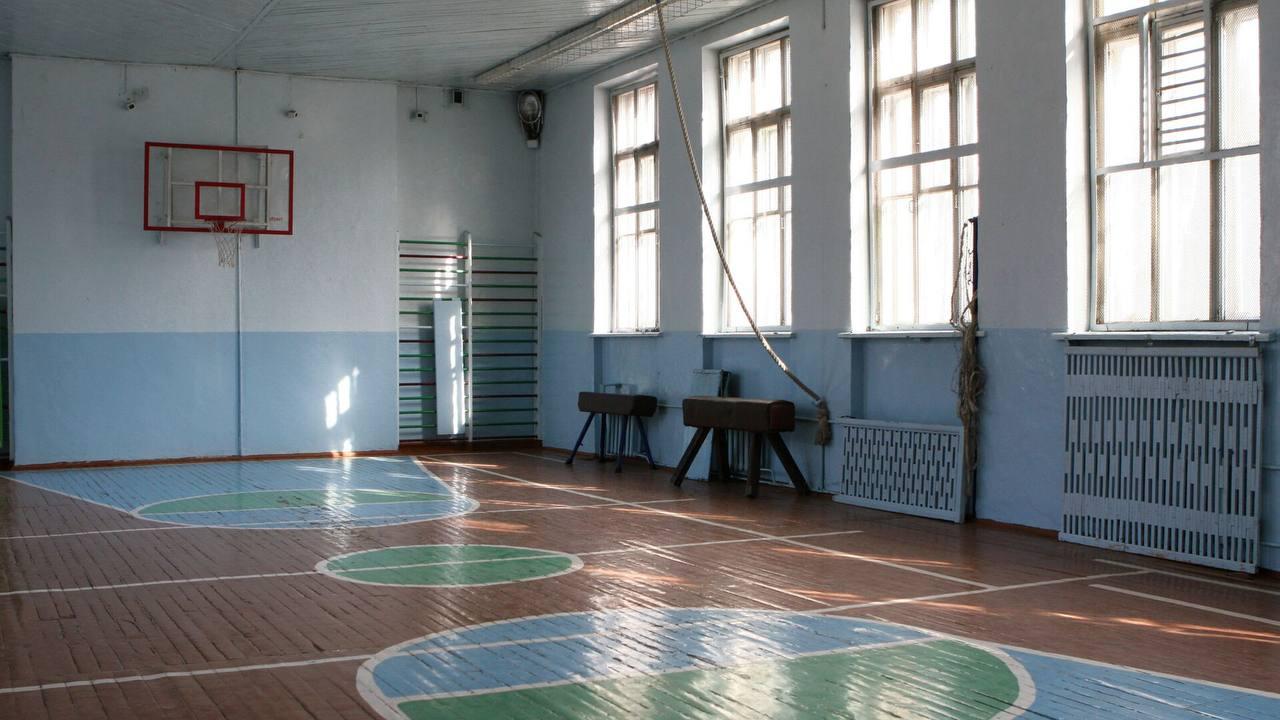 Ысык-Көлдө 11-класстын окуучусу спорт залда асынган жеринен табылды