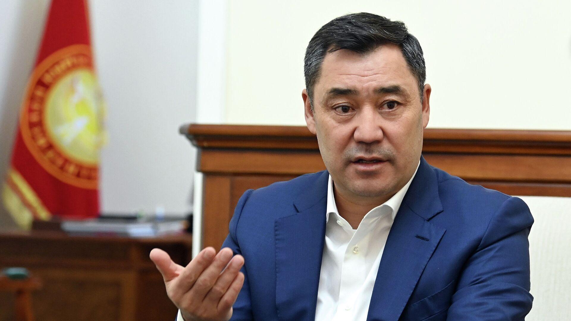 Садыр Жапаров:"Кара жаныбызды карч уруп, эл үчүн иштеп жатабыз"