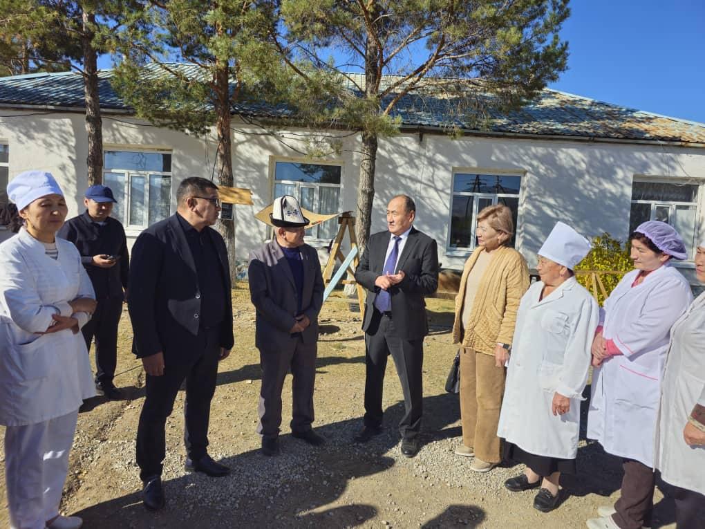 Таластын Көпүрө-Базар айылында жаңы оорукана салынып жатат